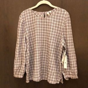 NWT Linen/Rayon top. Size L